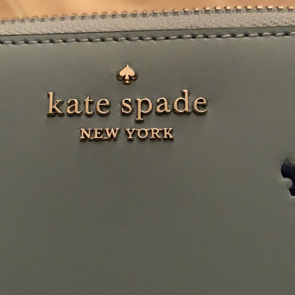 Kate Spade Graphic Off The Grid Large Continental Wallet. - Picture 7 of 11